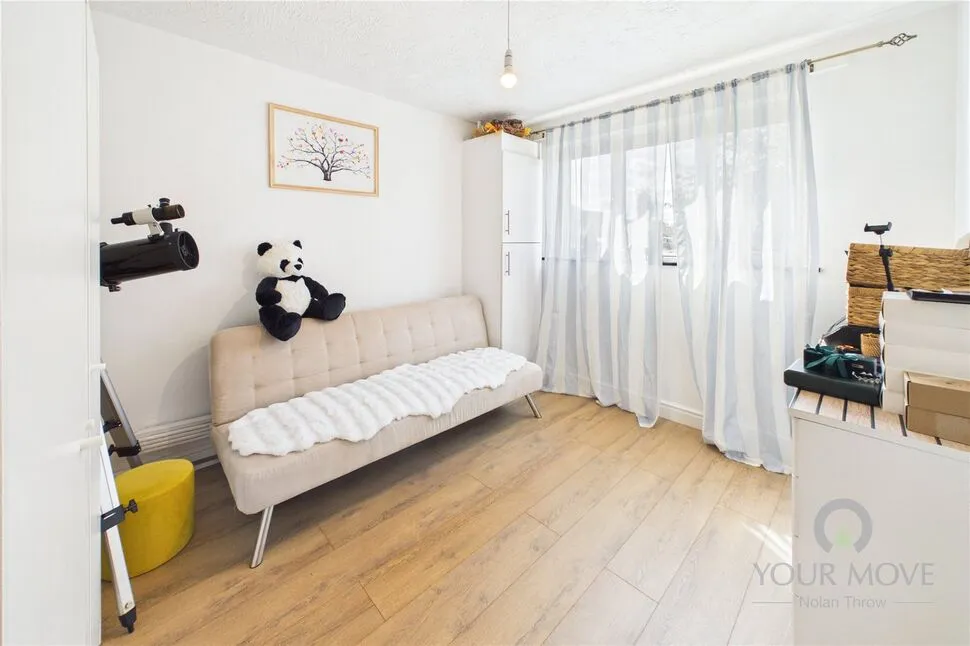 Ashbourne Drive, Desborough, NN14, photo 9