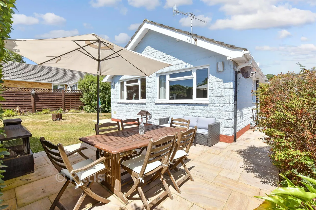 Nicholas Close, Brading, PO36, photo 16