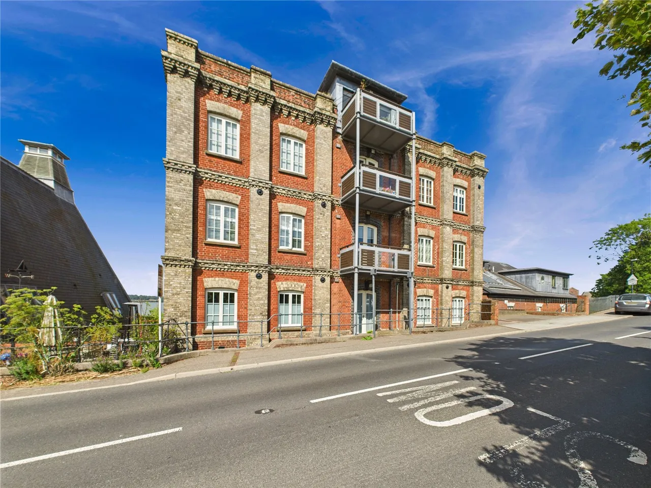 High Street, Mistley, CO11, photo 2