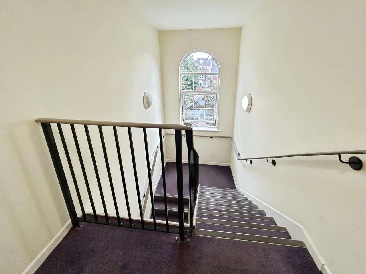 Grants Yard, Burton-On-Trent, DE14, photo 8