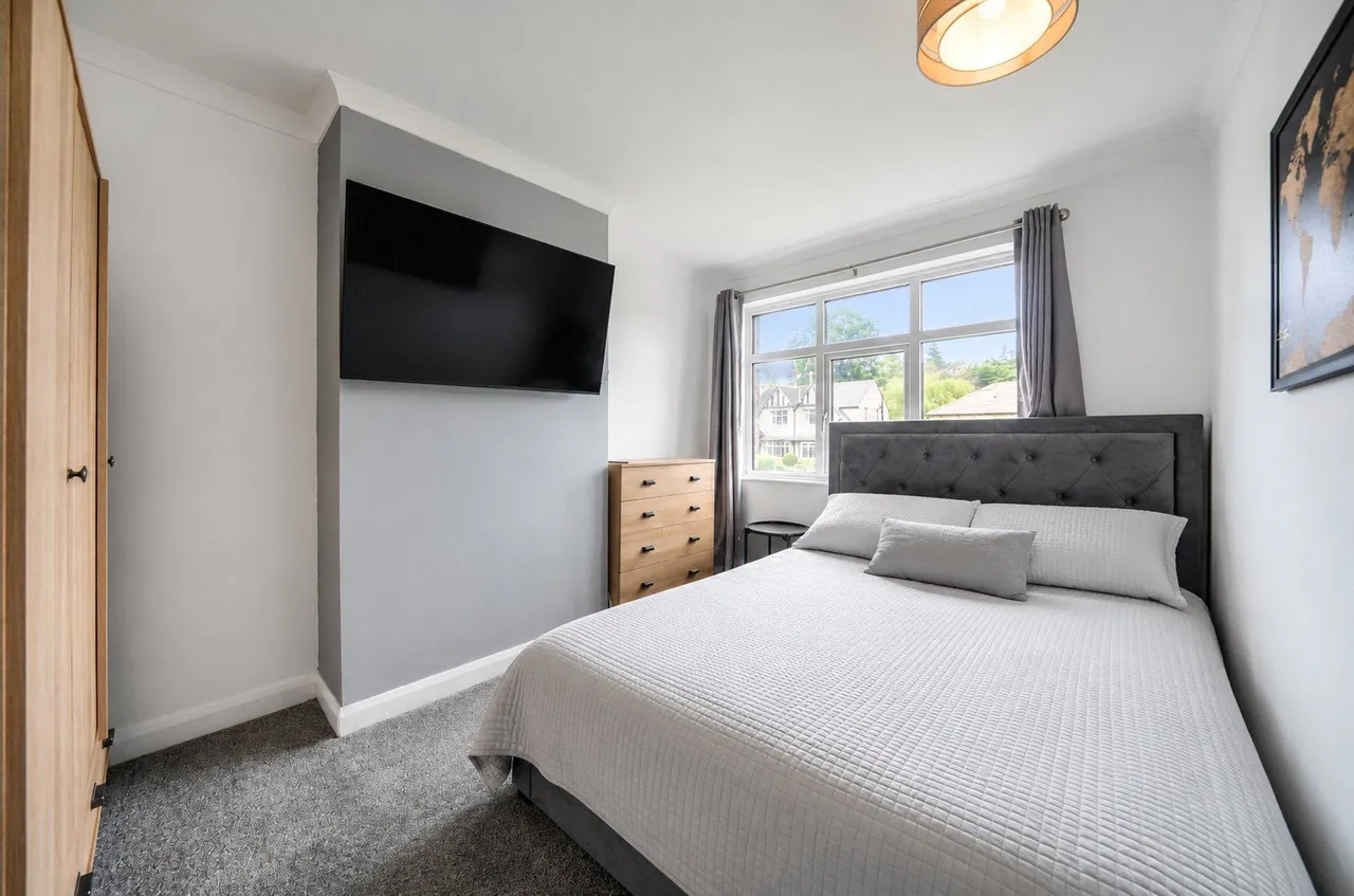 Wakefield Road, Bailiff Bridge, HD6, photo 12