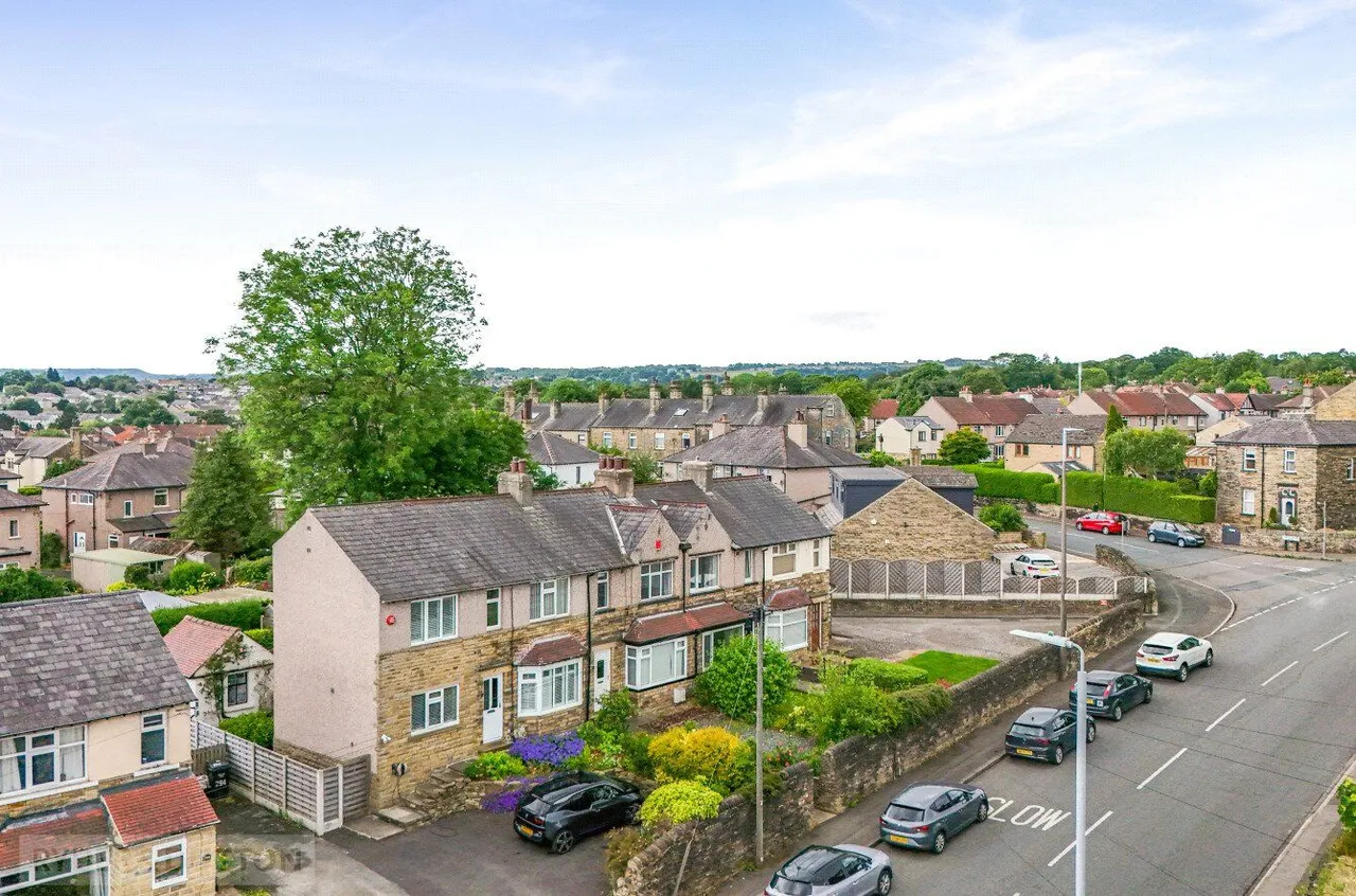 Wakefield Road, Bailiff Bridge, HD6, photo 16