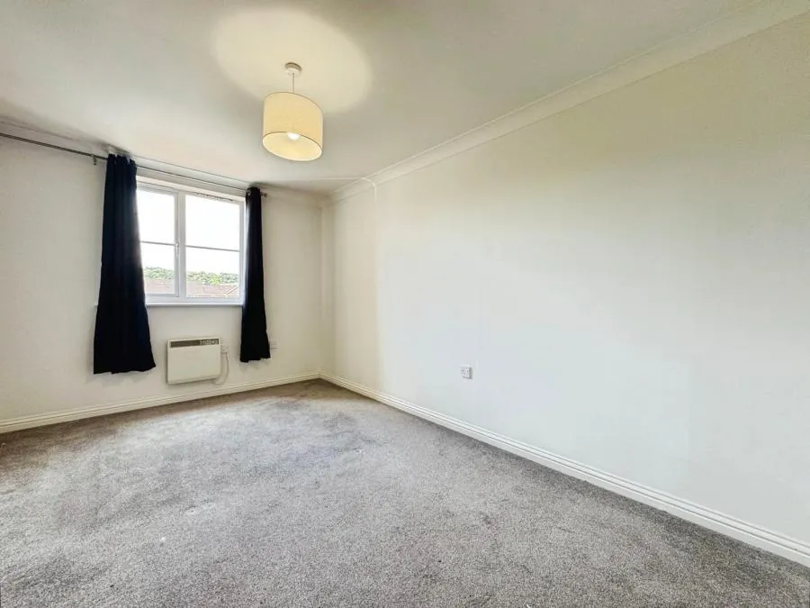 Peatey Court, Princes Gate, HP13, photo 3