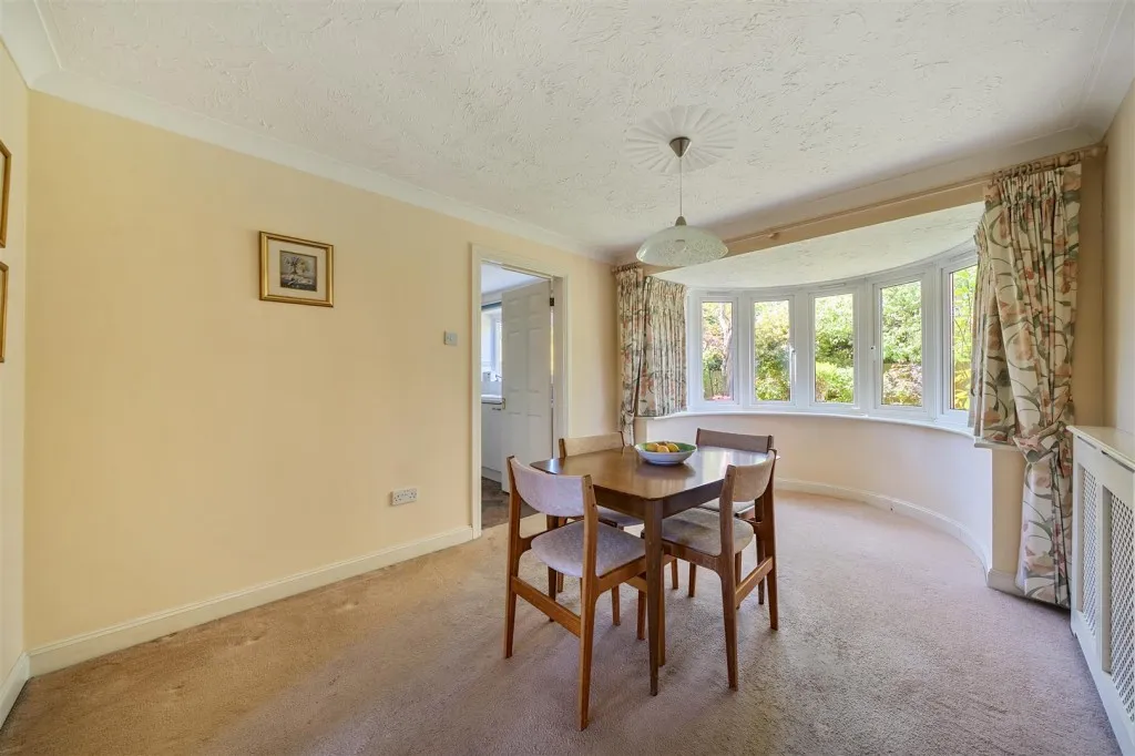 Hunters Chase, Caversham, photo 10