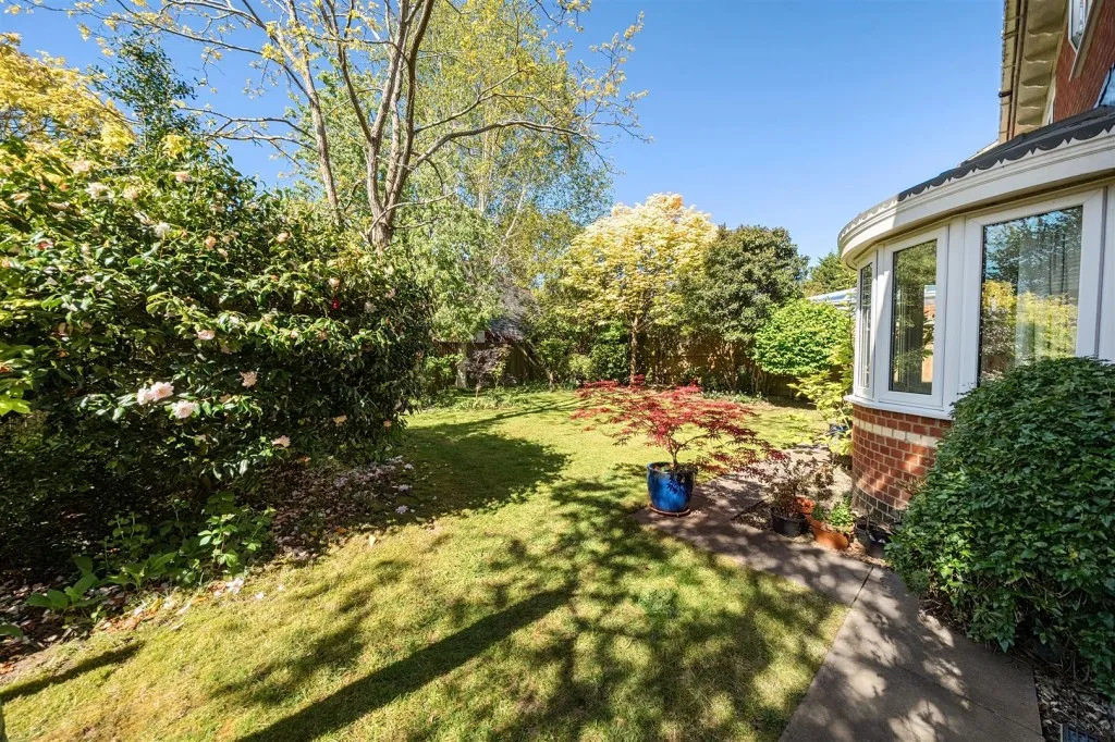 Hunters Chase, Caversham, photo 29