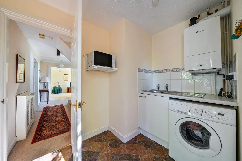 Hunters Chase, Caversham, photo 14