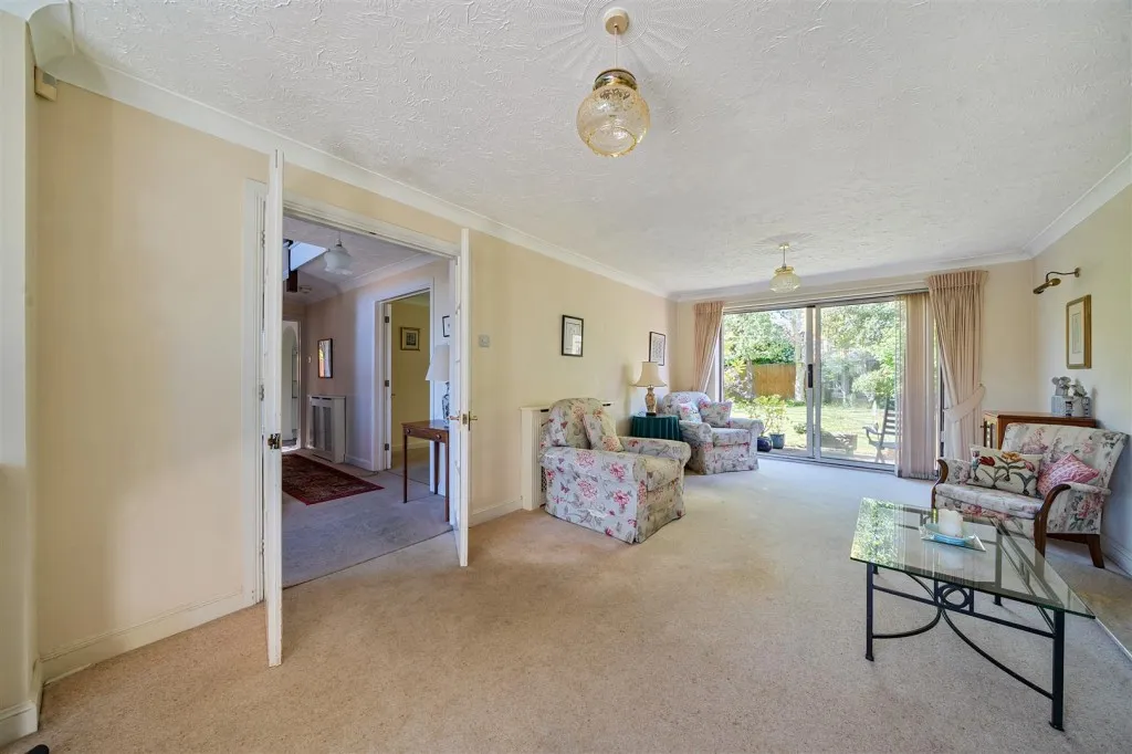Hunters Chase, Caversham, photo 7