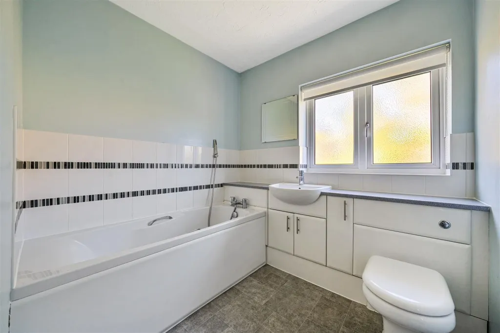 Hunters Chase, Caversham, photo 22