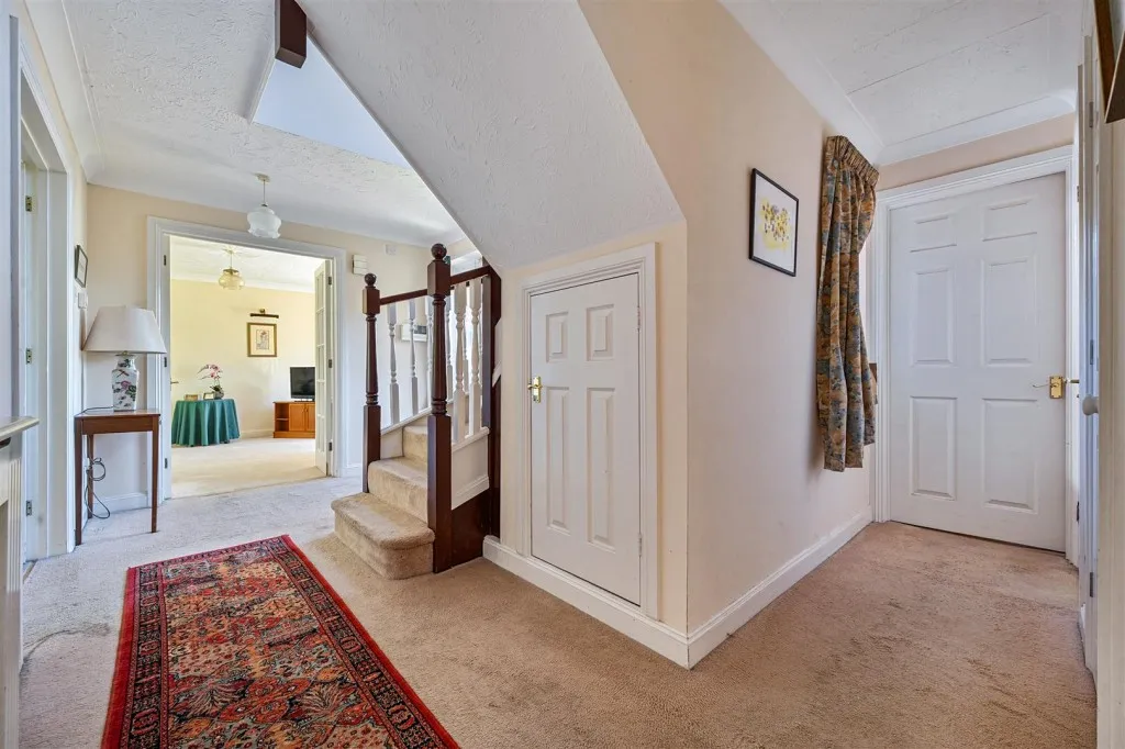 Hunters Chase, Caversham, photo 9