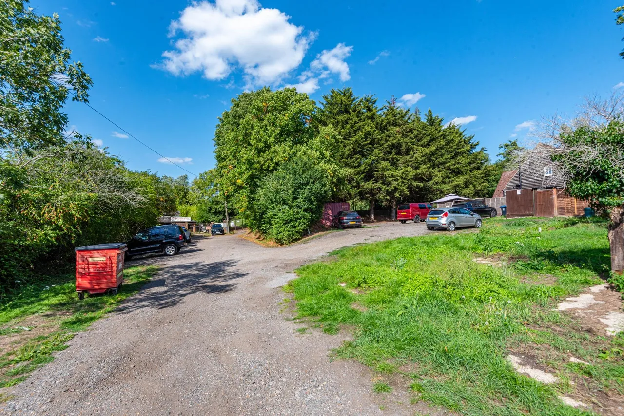 Fishers Green Lane, Holyfield, photo 37