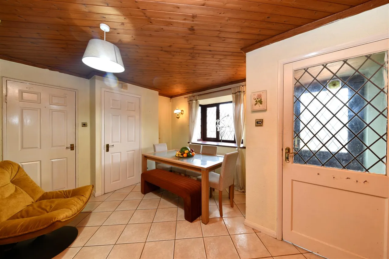 Wildwood Lane, Stevenage, Herts, SG1 1TA, photo 4