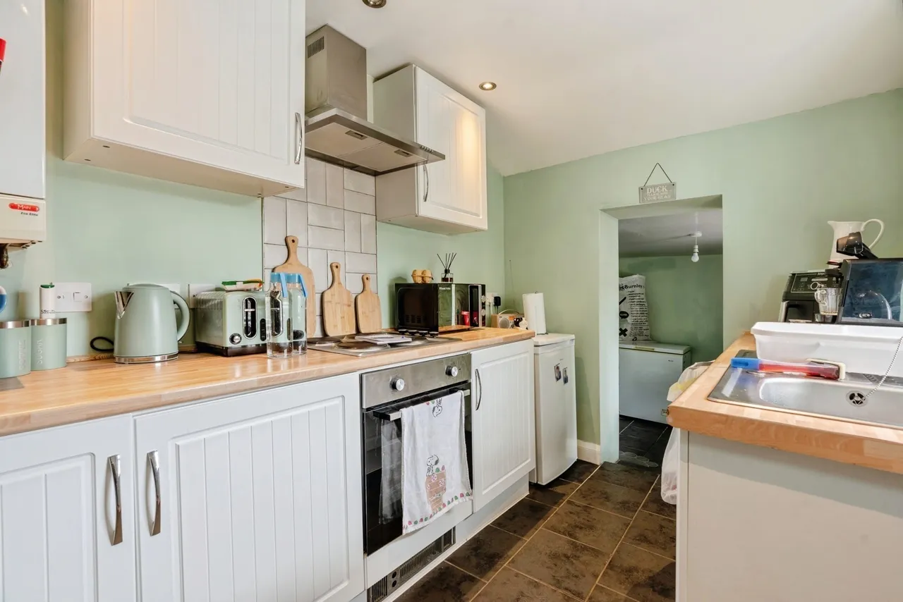 Brunshaw Road, Burnley, BB10, photo 3