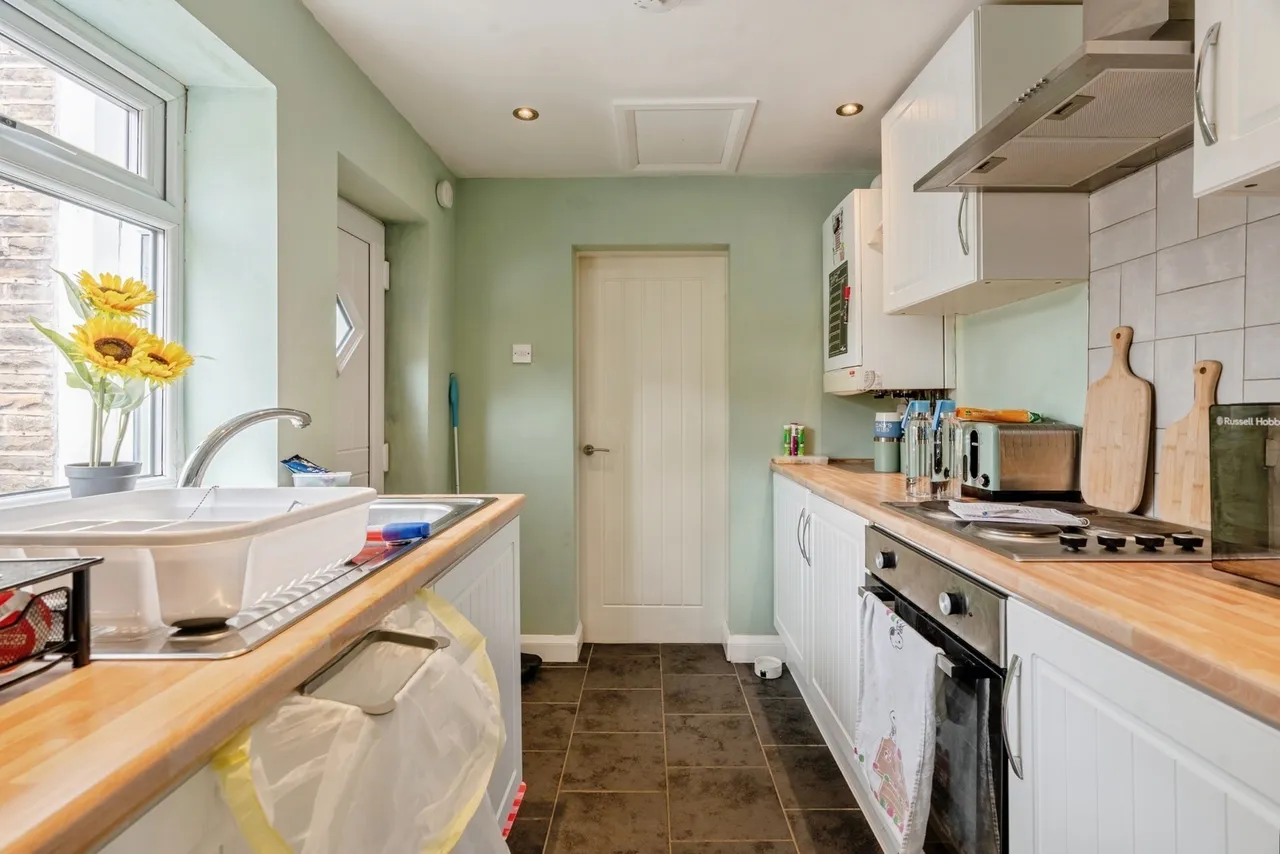 Brunshaw Road, Burnley, BB10, photo 9