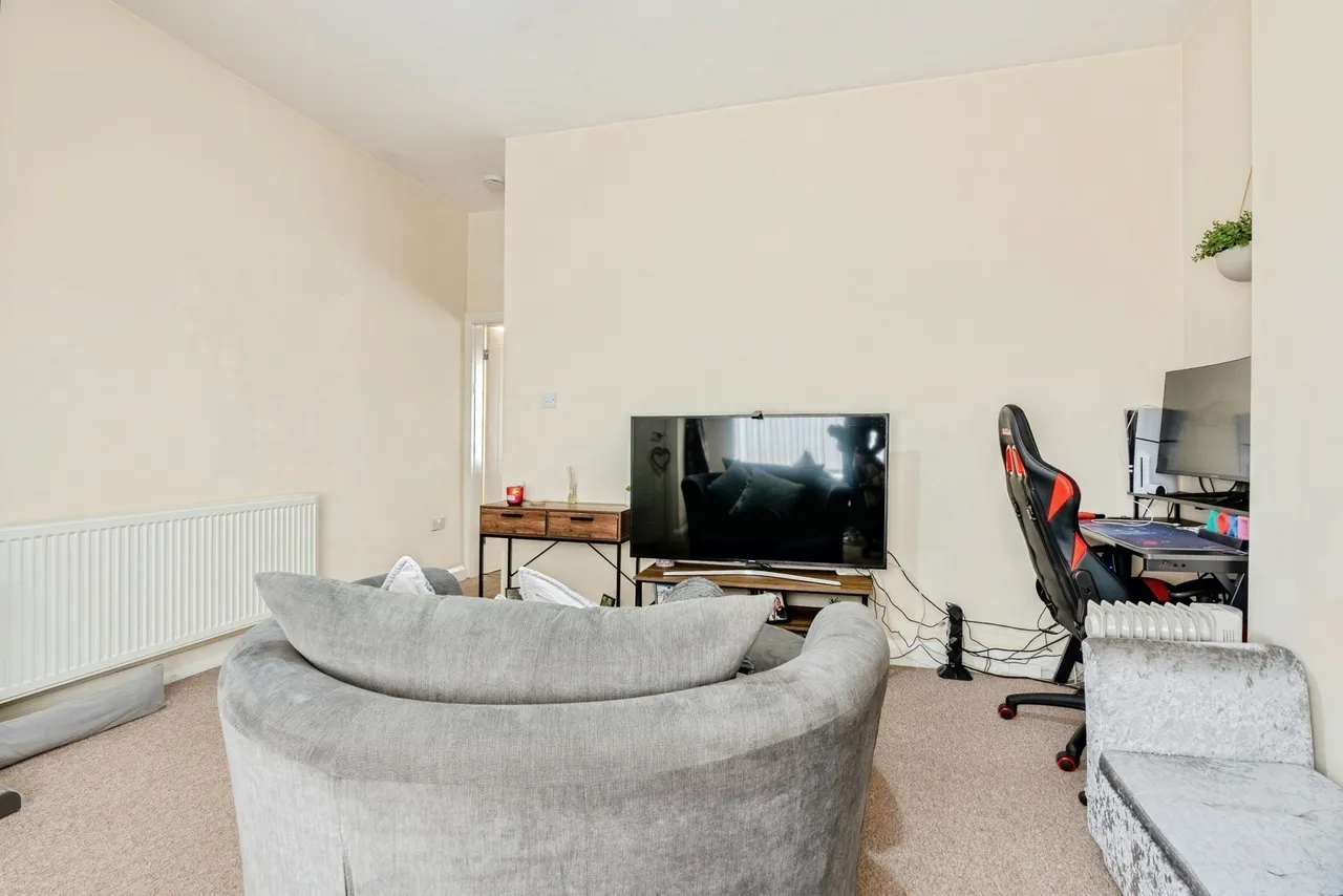 Brunshaw Road, Burnley, BB10, photo 6