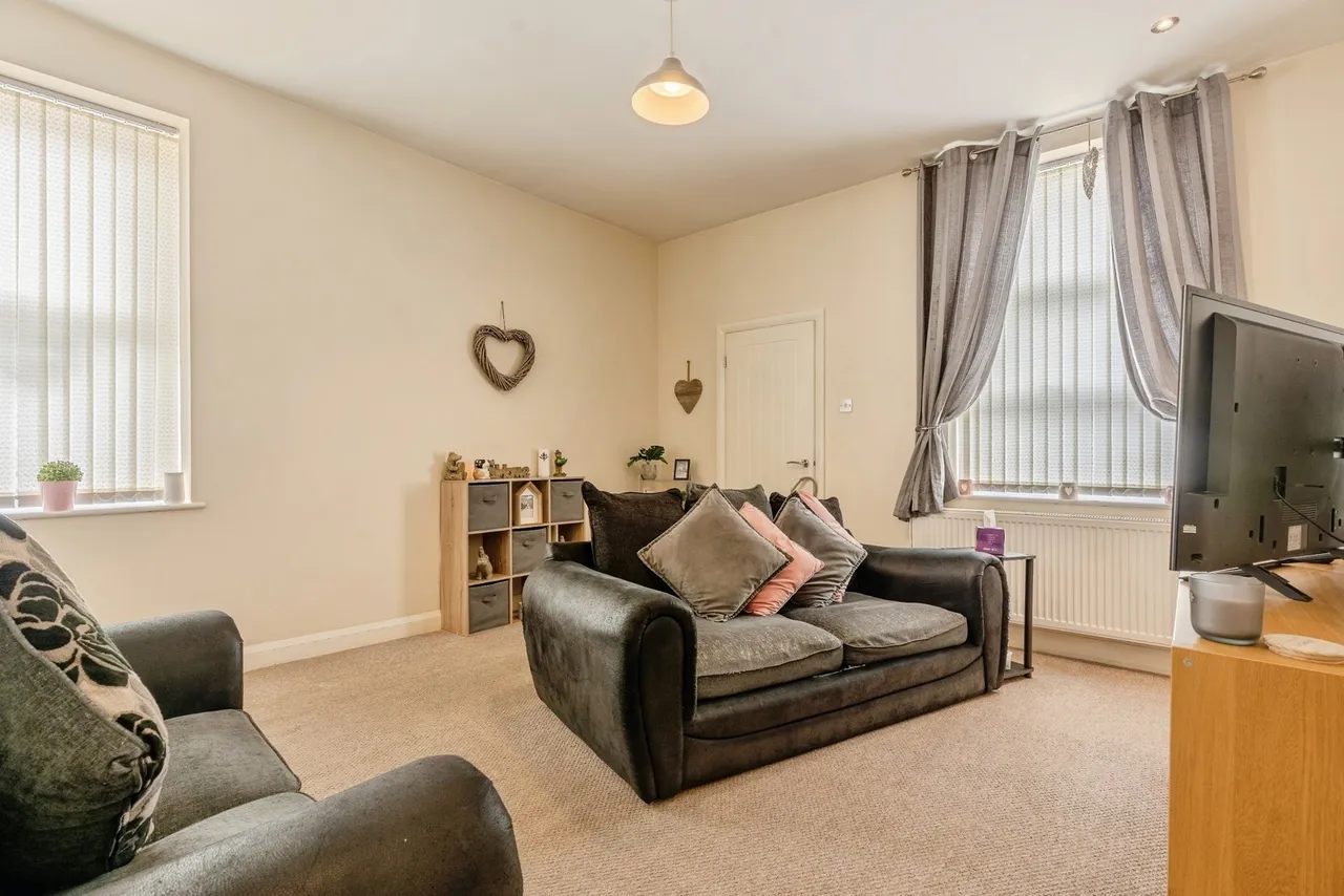 Brunshaw Road, Burnley, BB10, photo 8
