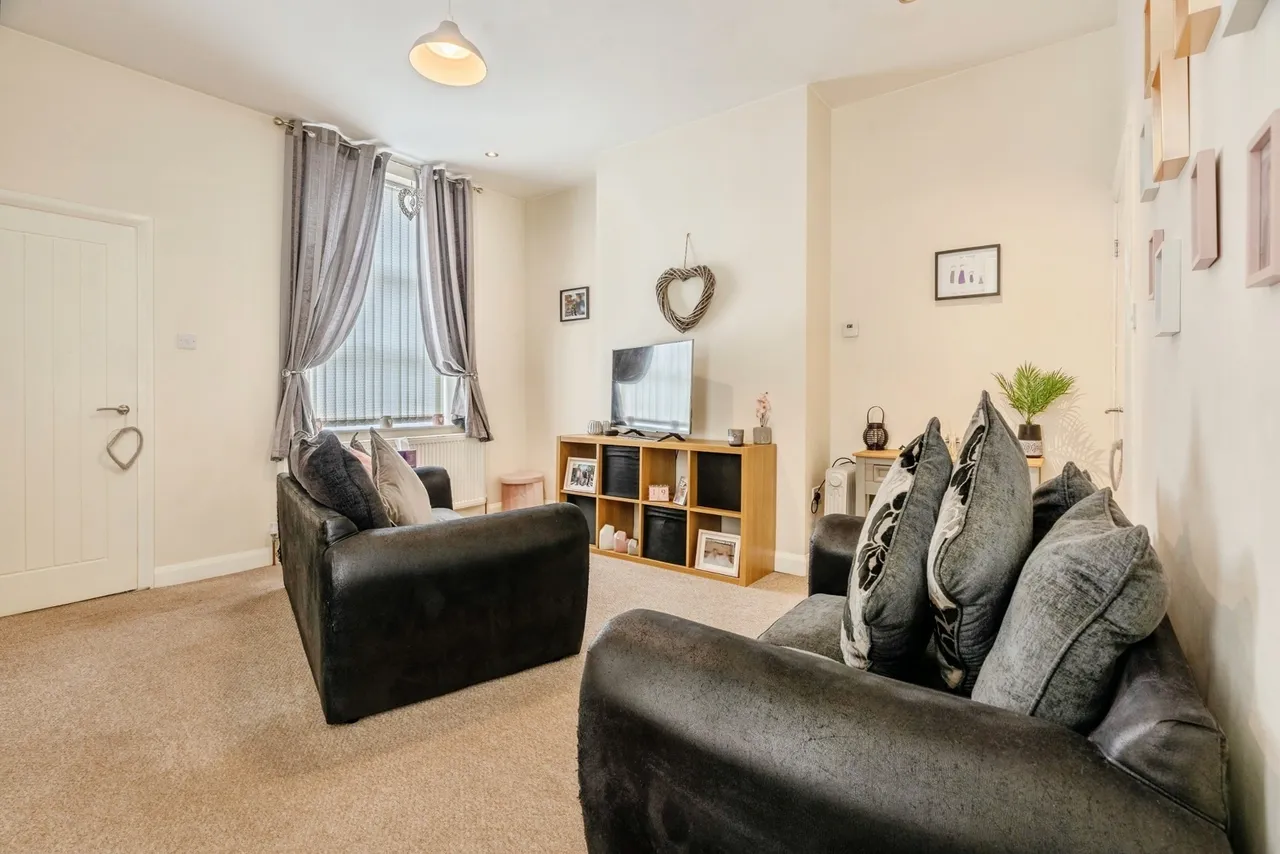 Brunshaw Road, Burnley, BB10, photo 7