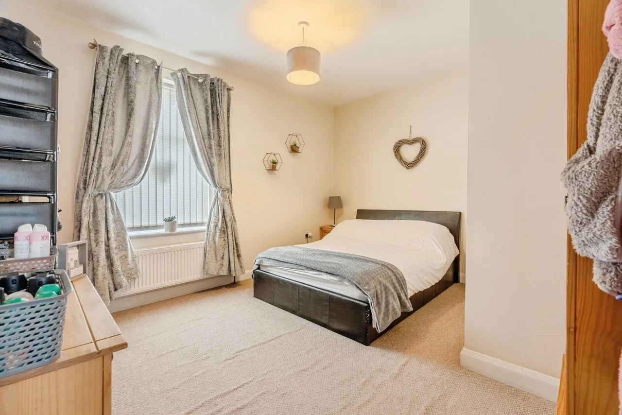 Brunshaw Road, Burnley, BB10, photo 12