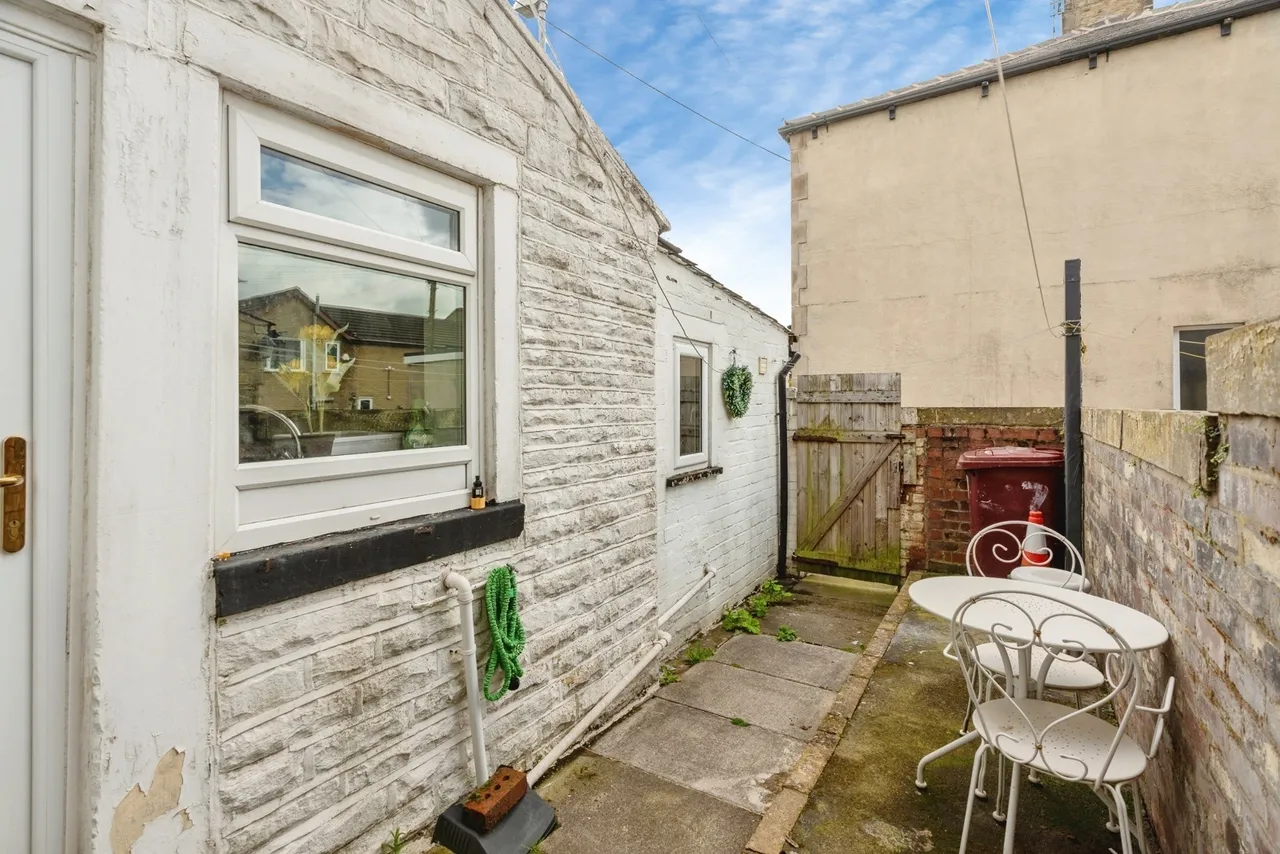 Brunshaw Road, Burnley, BB10, photo 17