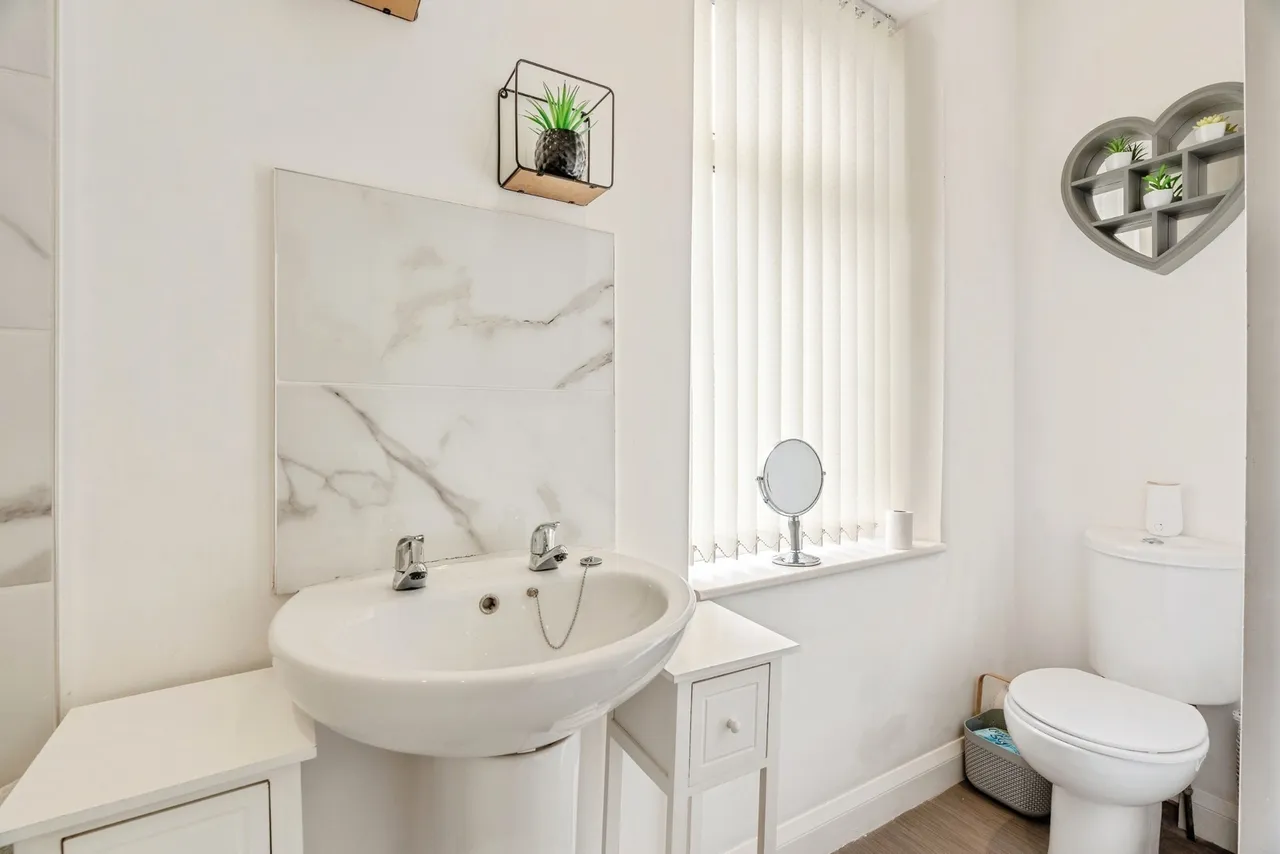 Brunshaw Road, Burnley, BB10, photo 16