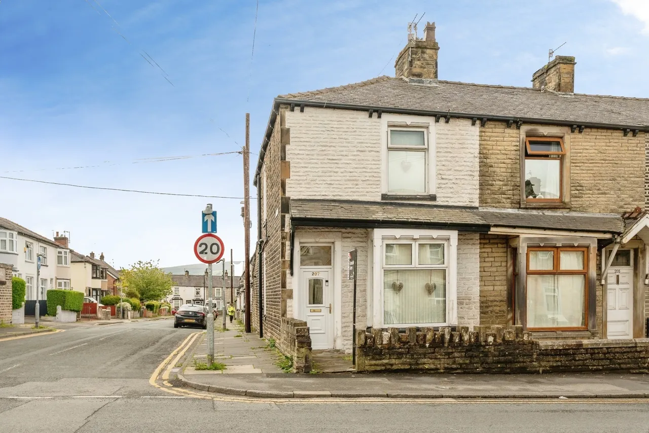 3 bed house for sale, Brunshaw Road, Burnley, BB10