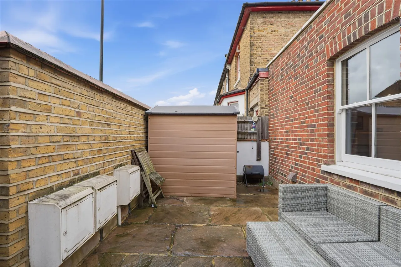 High Street, Hampton Hill, TW12, photo 9