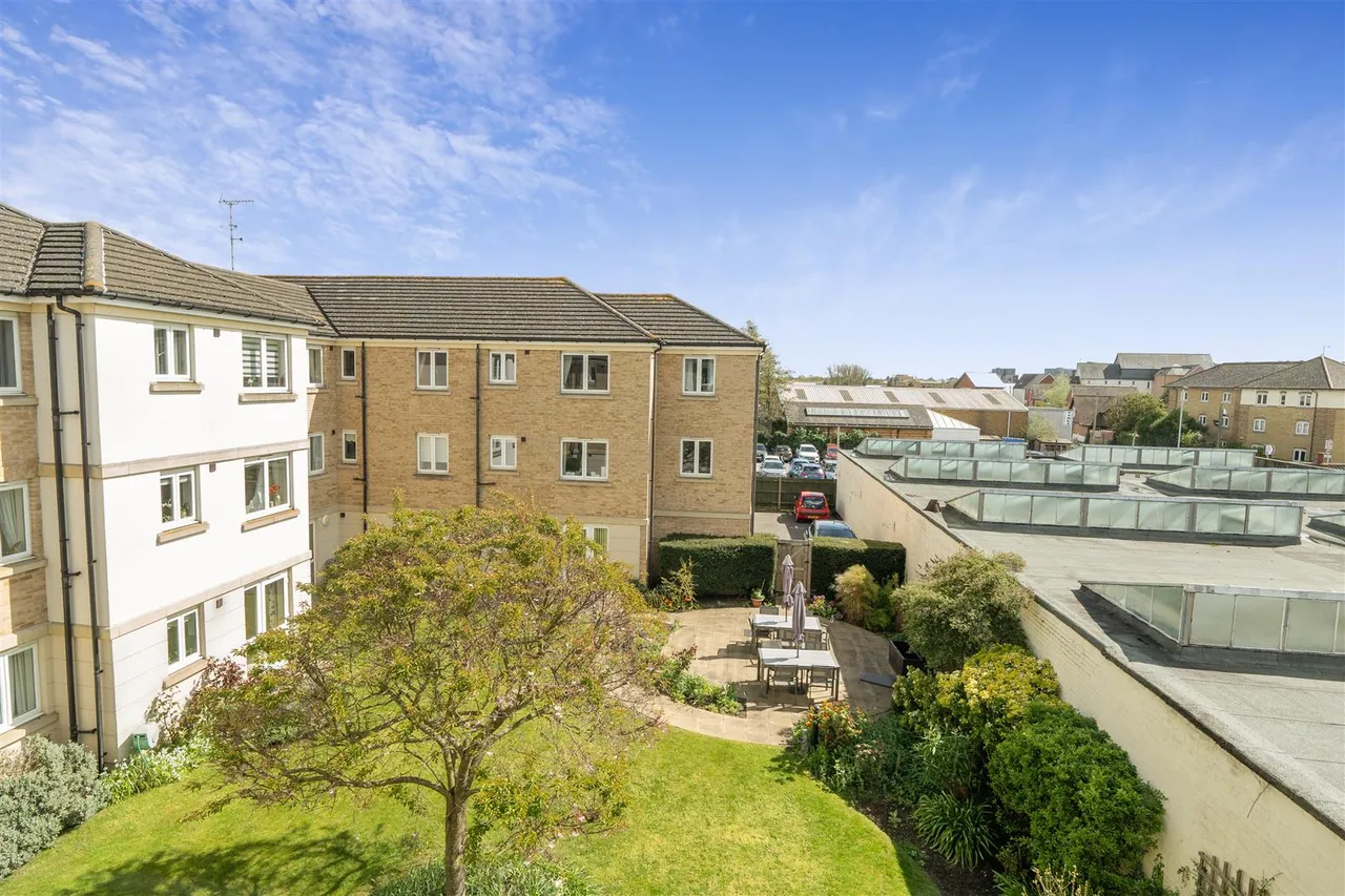 1 bed flat for sale, Springfield Road, Chelmsford, CM2