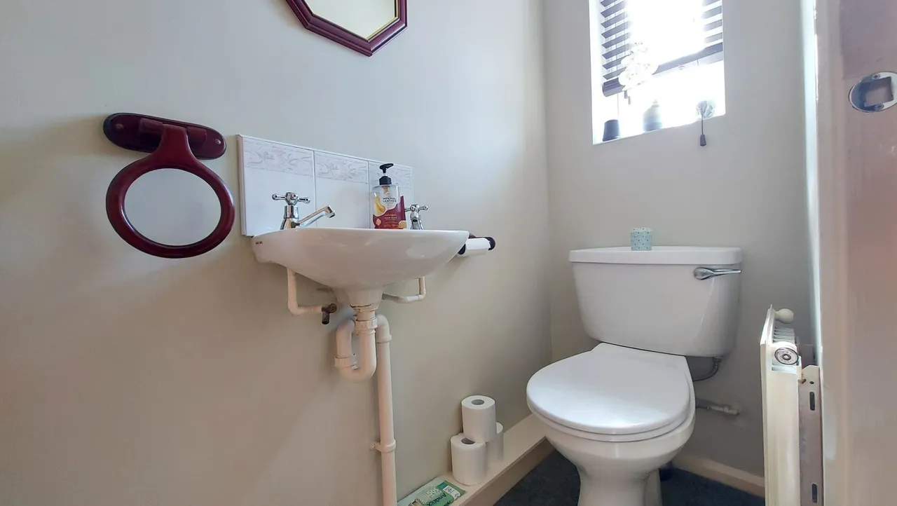 The Causeway, Thurlby, Bourne, PE10, photo 17