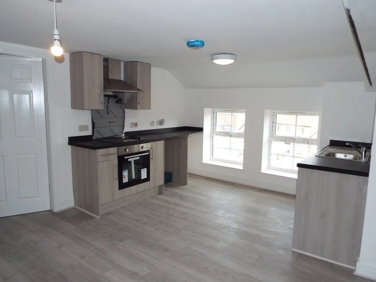 High street, Warsop, NG20, photo 3