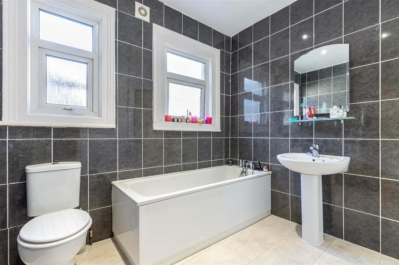 Witham Road, Isleworth, photo 22