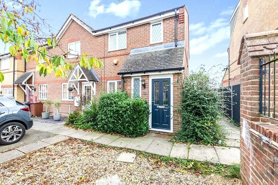 3 bed house to rent — Wansbeck Close, Stevenage, Hertfordshire, SG1