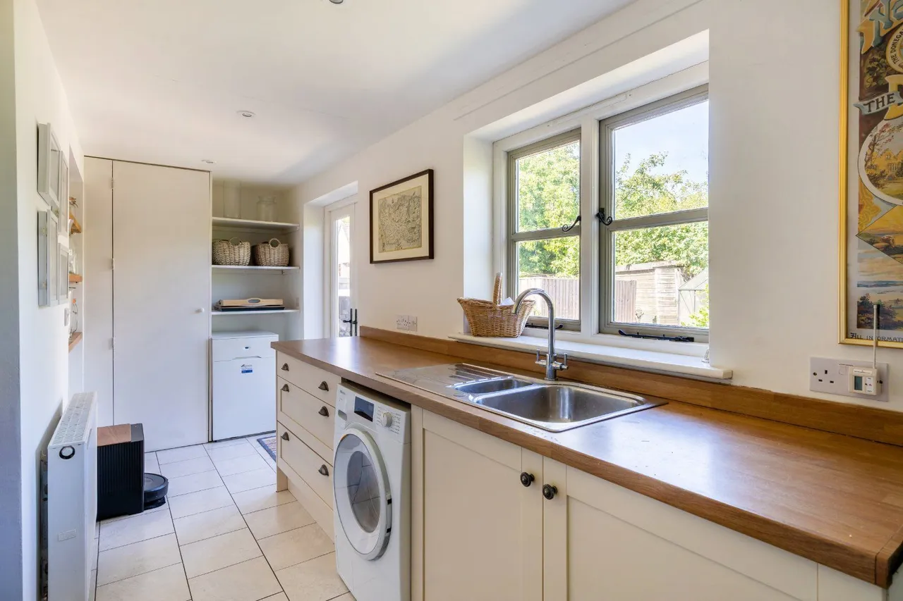 Minety Lane, Oaksey, SN16, photo 10