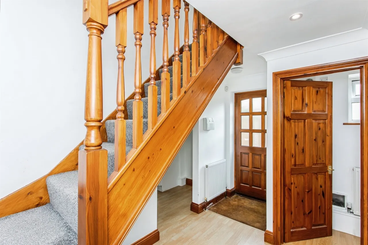 Daws Heath Road, Benfleet, SS7, photo 2