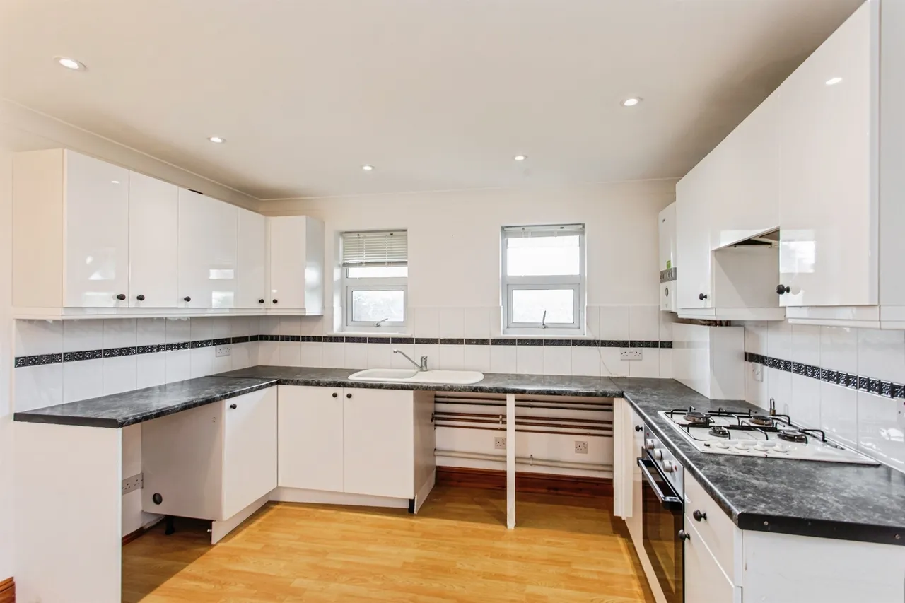 Daws Heath Road, Benfleet, SS7, photo 7