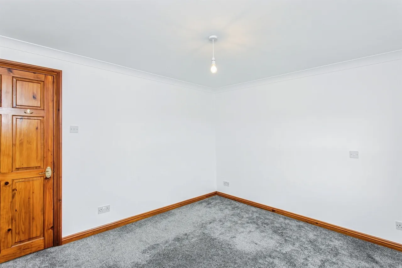 Daws Heath Road, Benfleet, SS7, photo 5