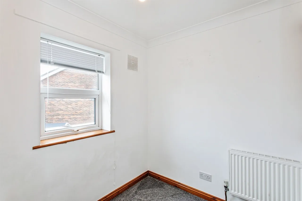 Daws Heath Road, Benfleet, SS7, photo 9