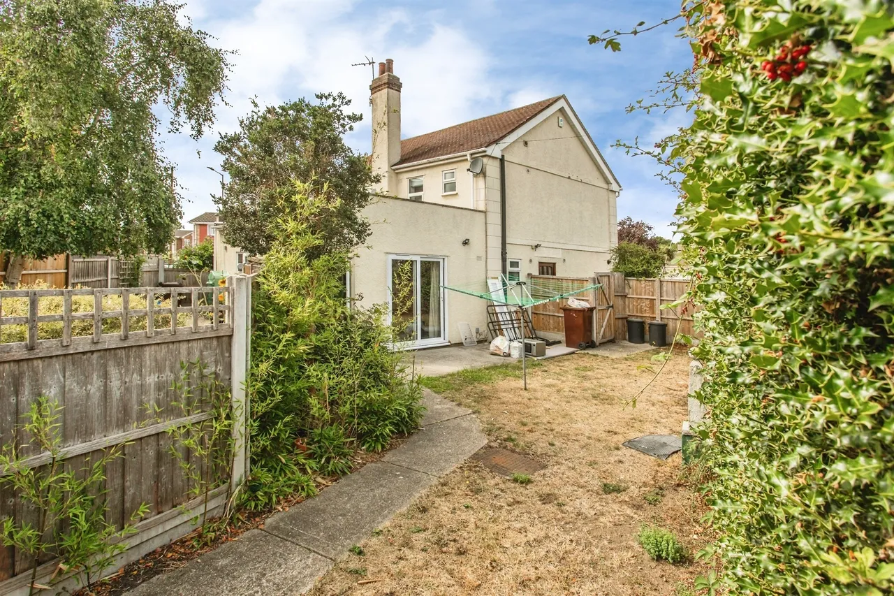 Daws Heath Road, Benfleet, SS7, photo 10