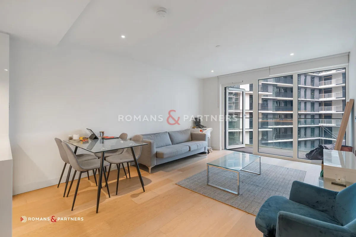 Lincoln Apartments, White City, W12, photo 2