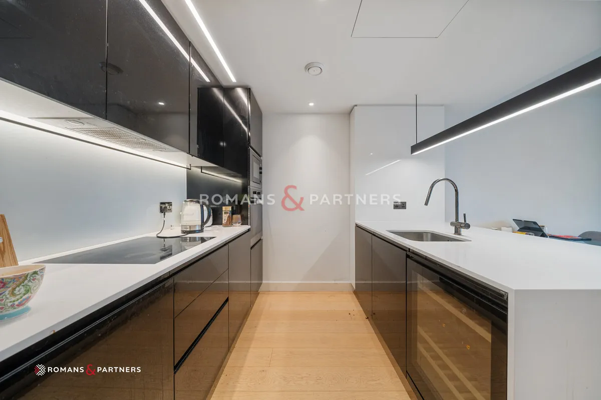 Lincoln Apartments, White City, W12, photo 5