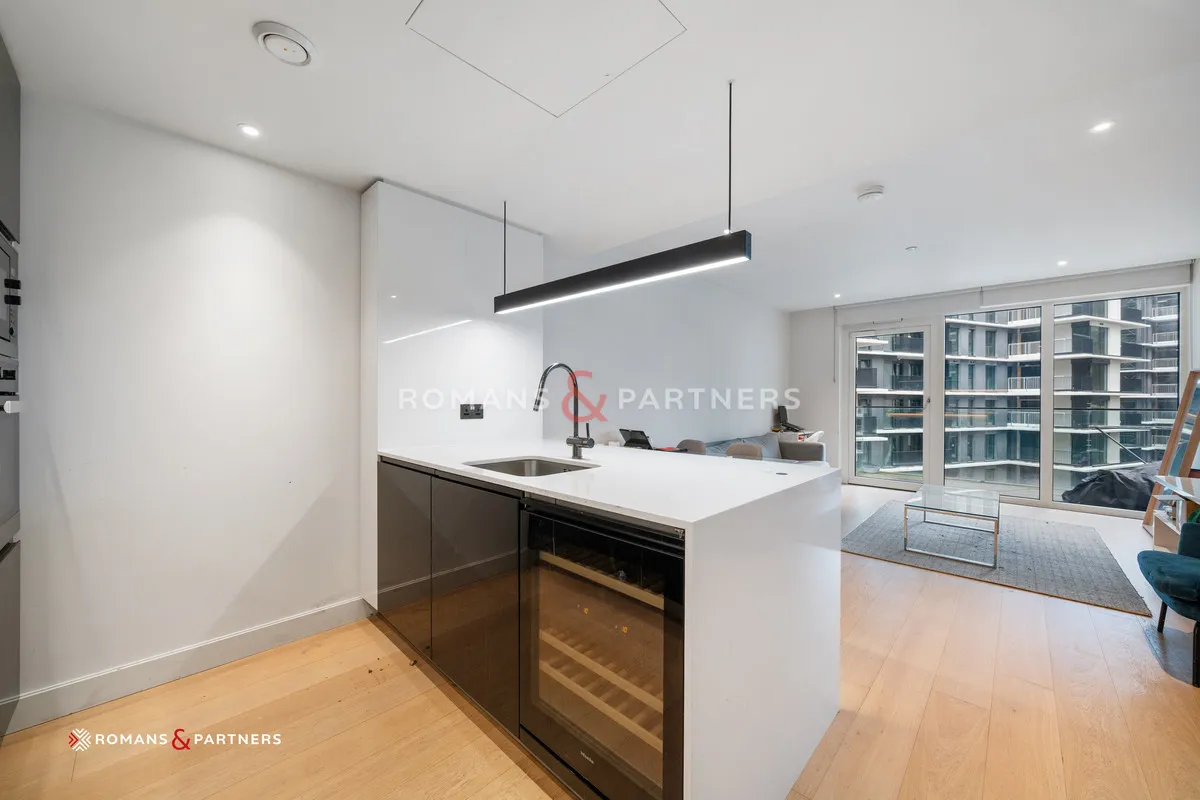 Lincoln Apartments, White City, W12, photo 4