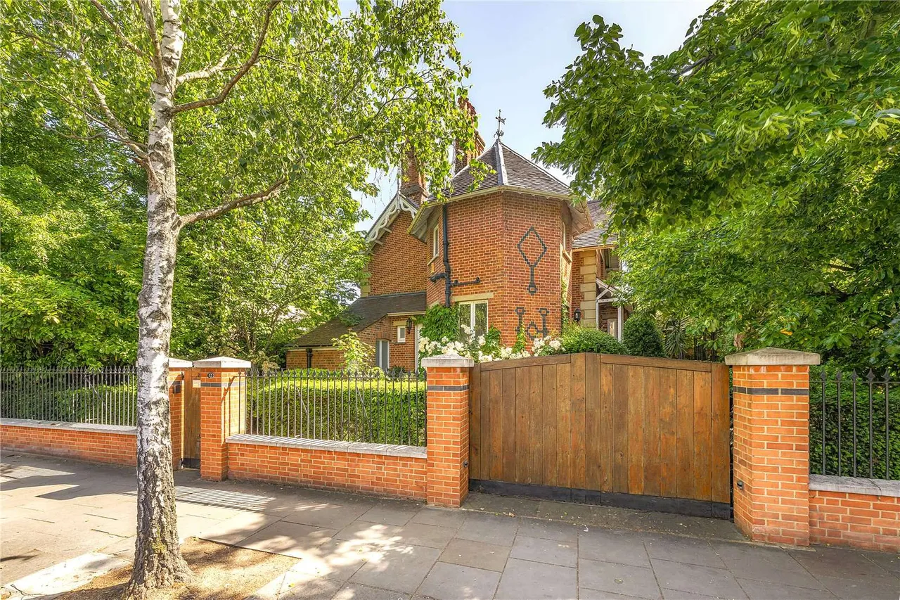 Abbotsbury Road, London, W14 8EJ, photo 2