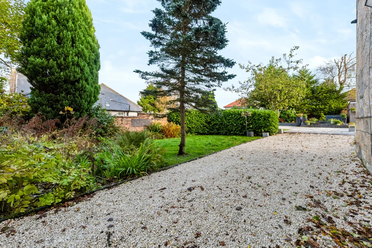 Kirkintilloch Road, Lenzie, G66, photo 42