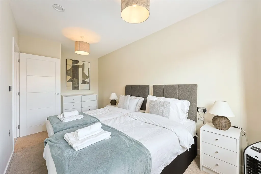 Warwick Road, Ealing, W5, photo 19