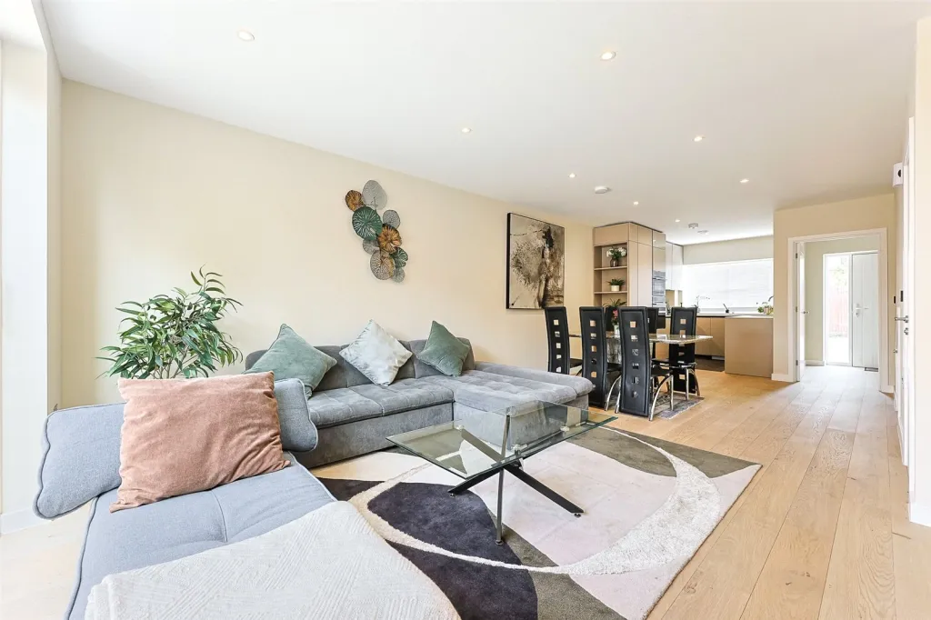 Warwick Road, Ealing, W5, photo 2