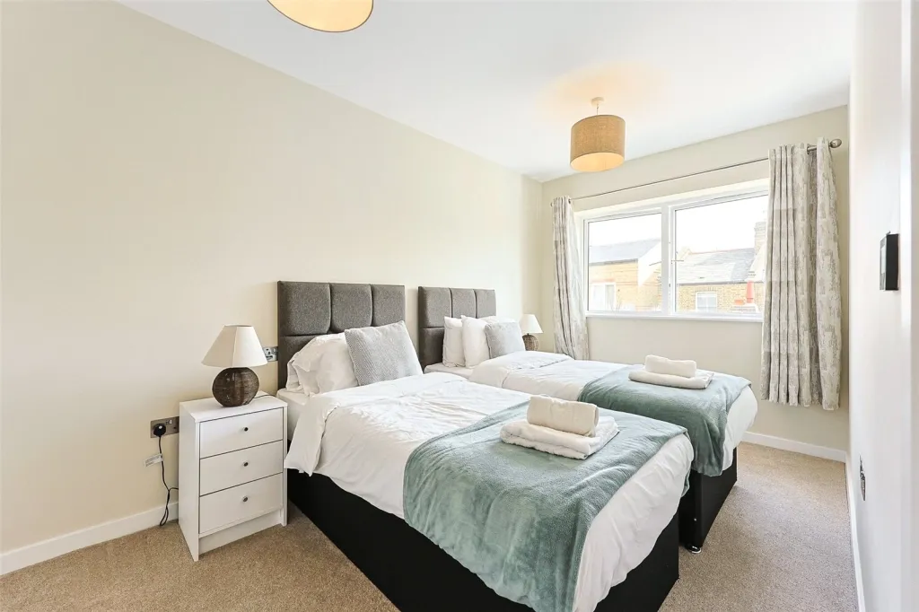 Warwick Road, Ealing, W5, photo 18