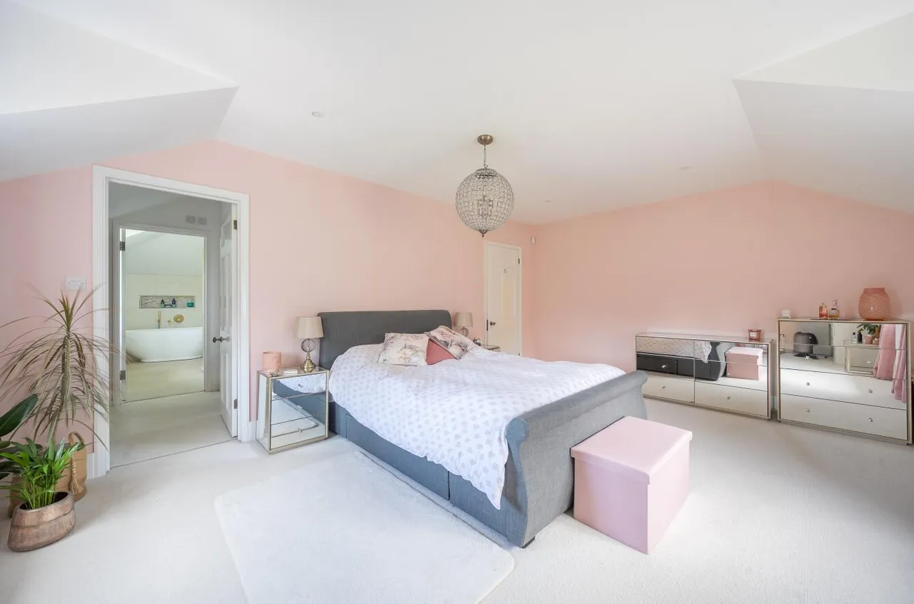 Beautifully Appointed Country Home, Egerton, photo 17