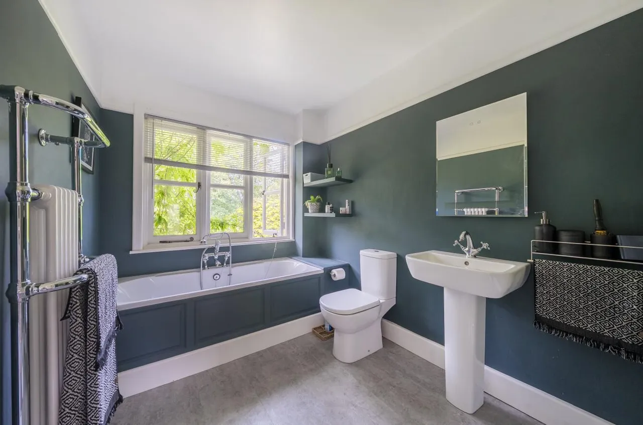 Beautifully Appointed Country Home, Egerton, photo 21