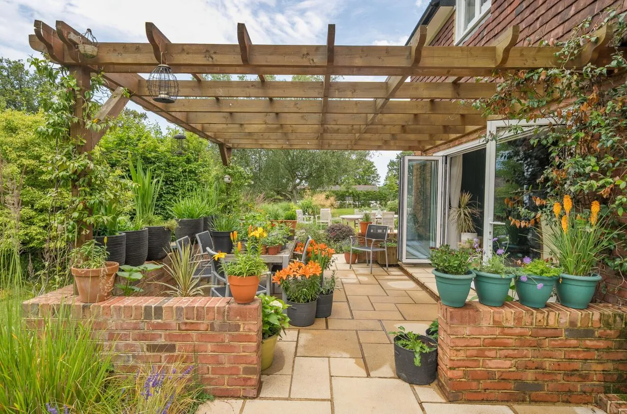 Beautifully Appointed Country Home, Egerton, photo 5