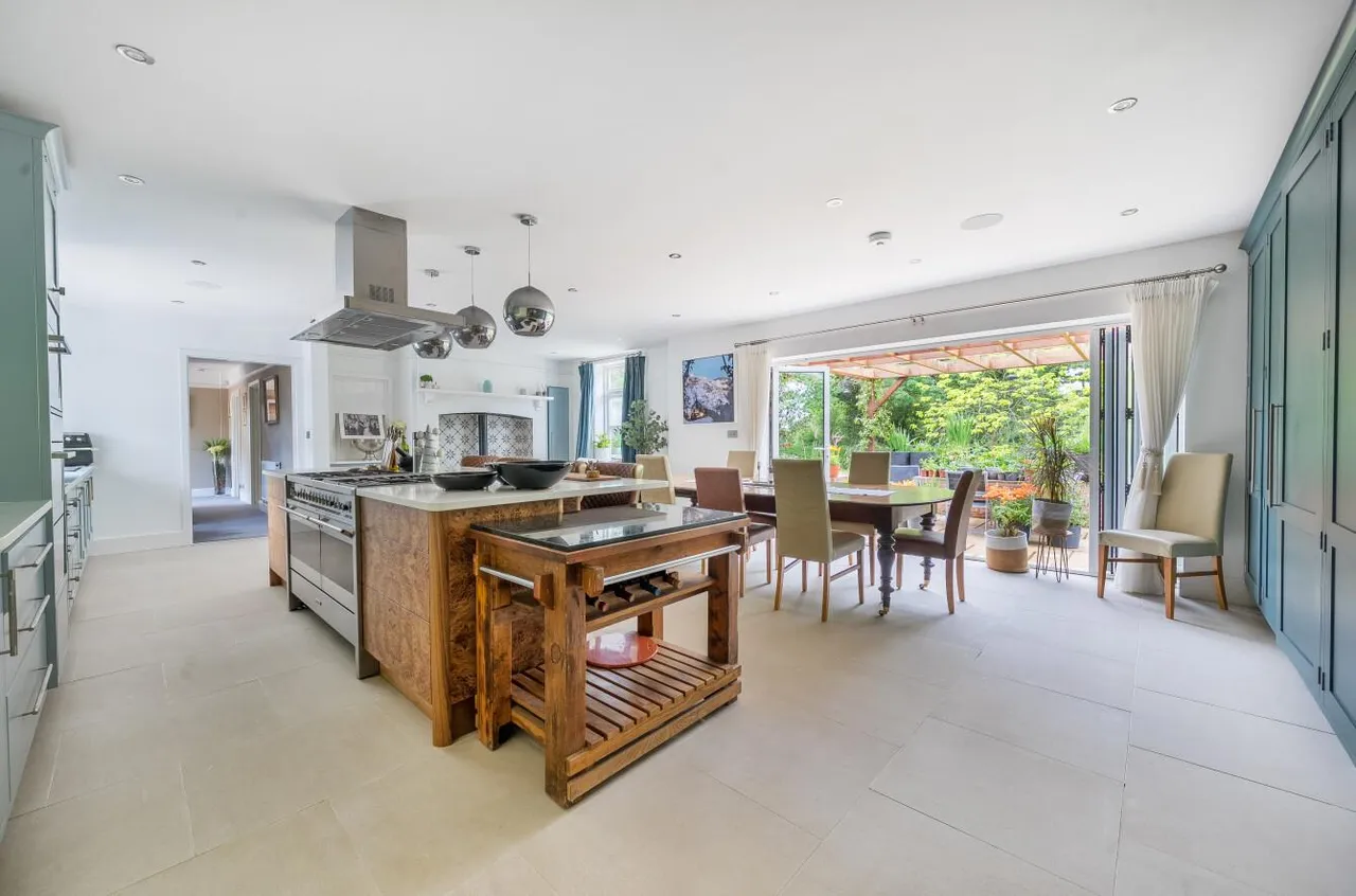 Beautifully Appointed Country Home, Egerton, photo 4