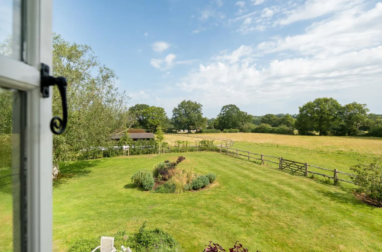 Beautifully Appointed Country Home, Egerton, photo 26