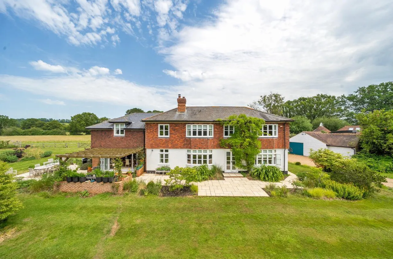 Beautifully Appointed Country Home, Egerton, photo 22